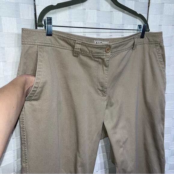 L.L. Bean Women’s Favorite Fit Straight Khaki Chino Pants Size 18 100% Cotton - Picture 8 of 10